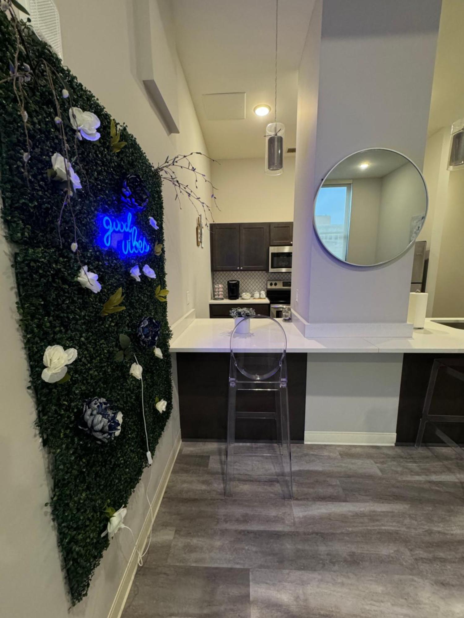 Beautiful Condo/Rooftop Patio With Free Parking Cleveland Luaran gambar